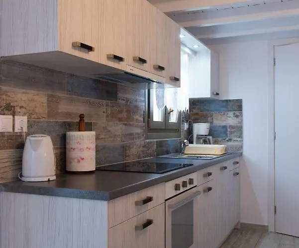 Afroditi * Apollonía